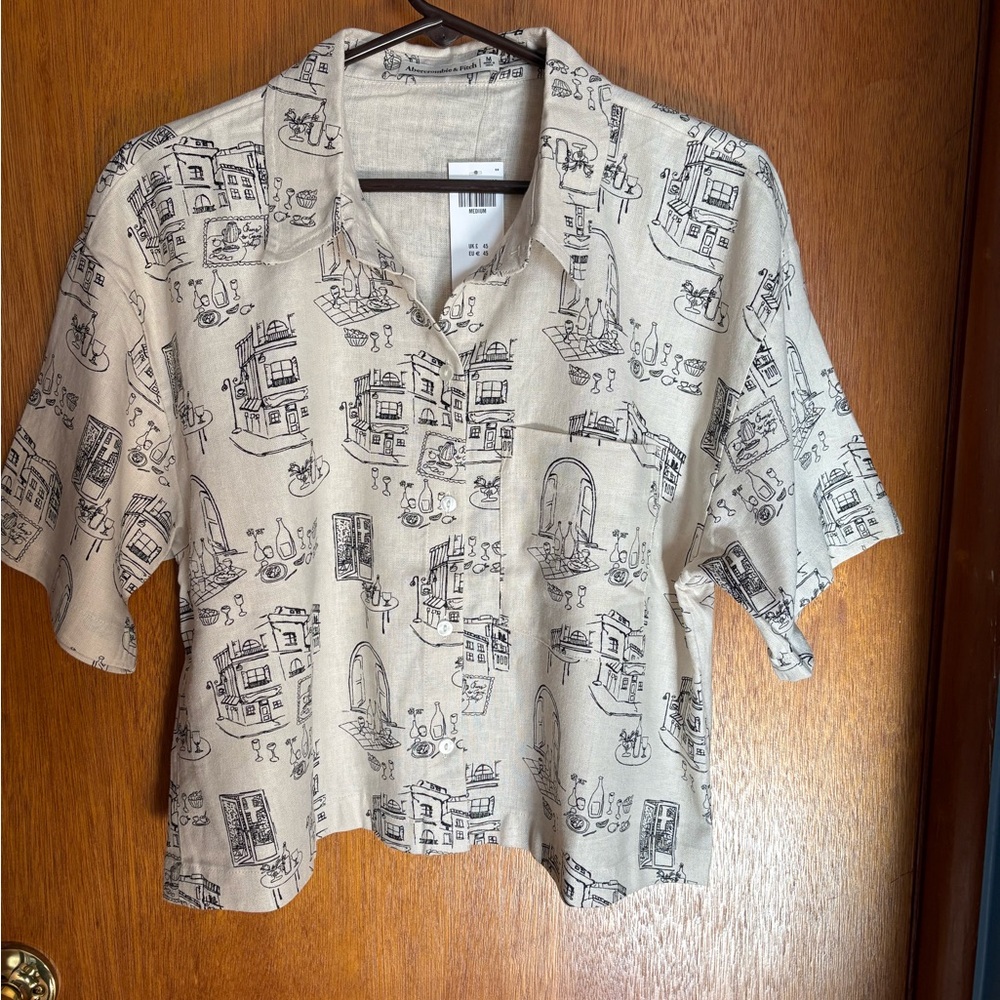 Abercrombie & Fitch Cream Graphic Shirt